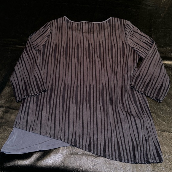 Chico's 3/4 sleeve top, Size 1/Medium, EUC - Picture 5 of 9